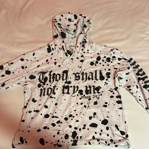 Cute long sleeve shirt comfortable to wear the fabric isn’t too thick